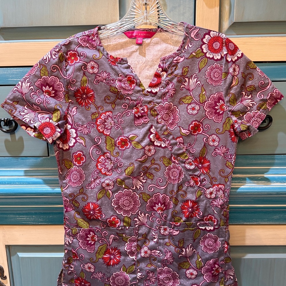 Floral V-Neck Top - Pink and Gray